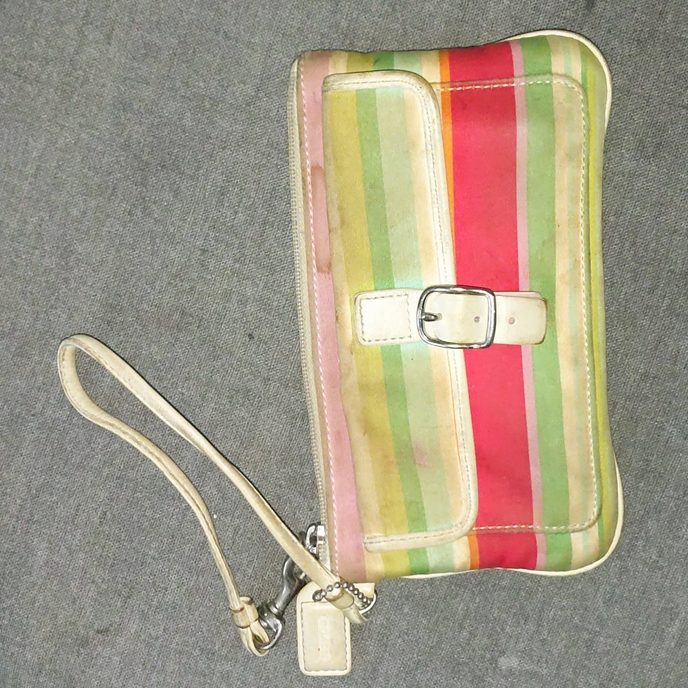 Y2K Discontinued Coach wristlet